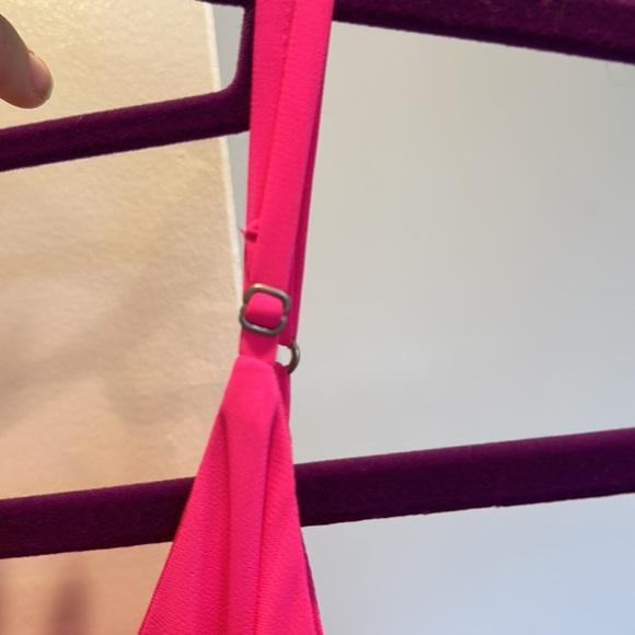Hot Pink High Low dress with adjustable straps. Perfect for summer. Only worn 1 - Picture 5 of 6